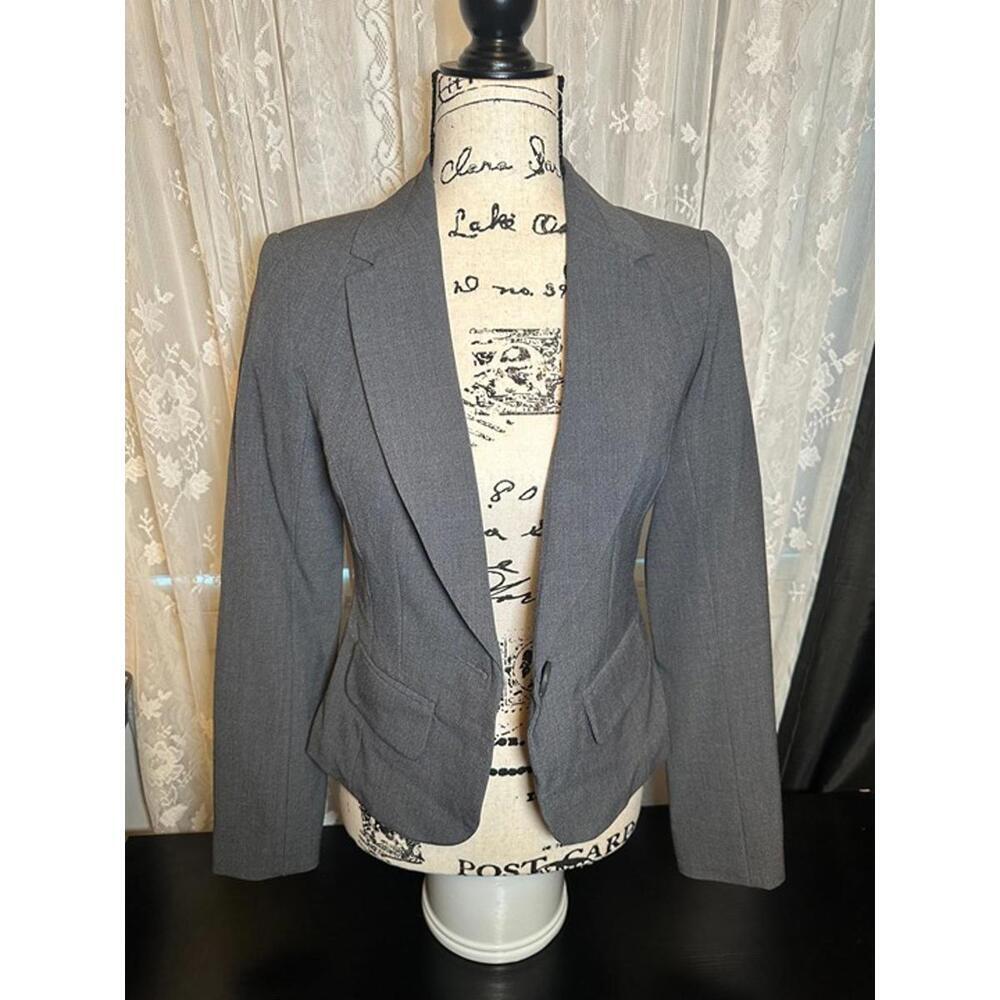 Candieโs Gray Fitted Blazer โ Size Small